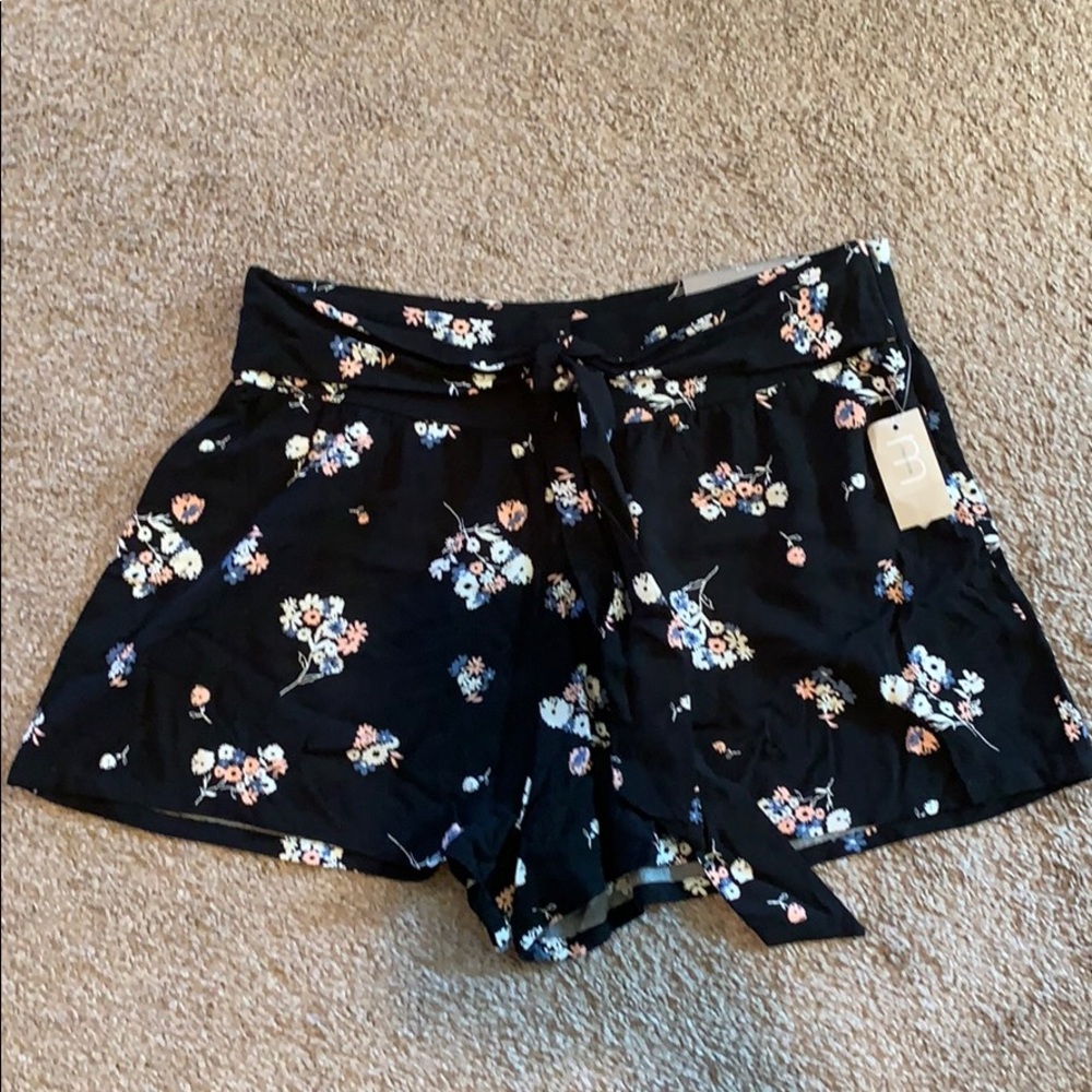 Maurices black flower shorts